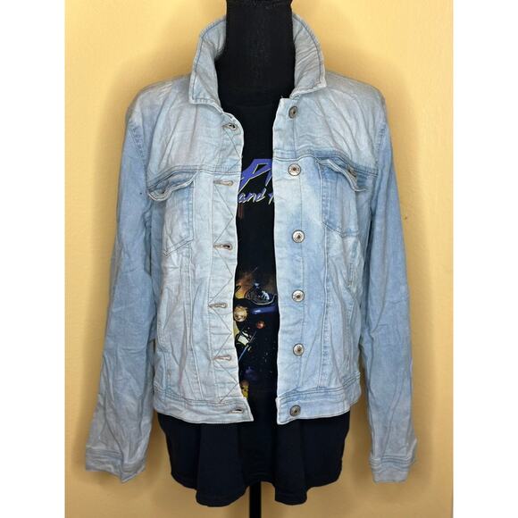 Dia Technical Jackets & Blazers - Only White Wash Denim Jacket! Perfect for FALL! Size 8